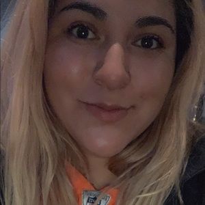 Meet your Posher, Monica